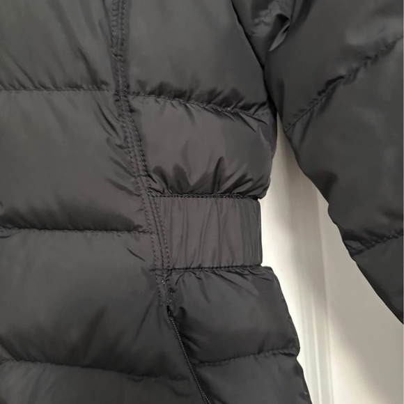 SOLD! Womens like new North Face size Small coat - Picture 2 of 3